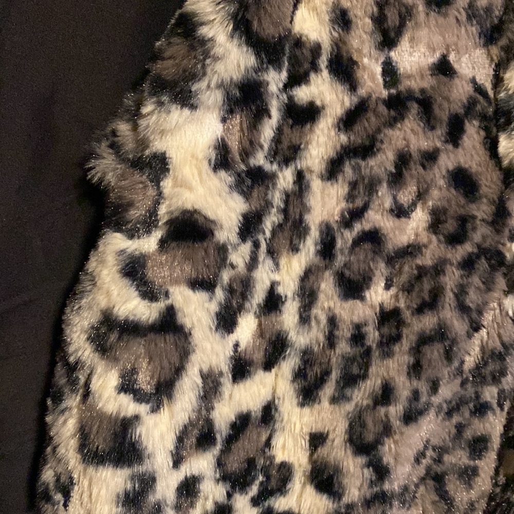 Willow & Clay faux fur animal print open-front jacket (L) EUC! Soft & cozy! - Picture 2 of 8